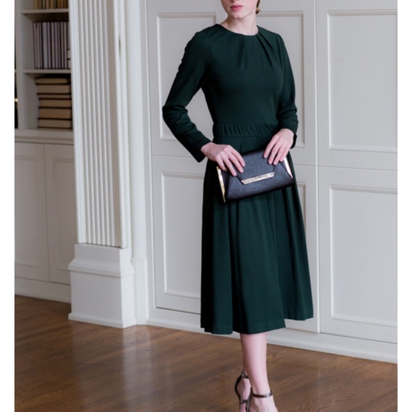 Dainty Jewells Dresses & Skirts - •Dainty Jewells • Sophisticated Silhouette Dress•